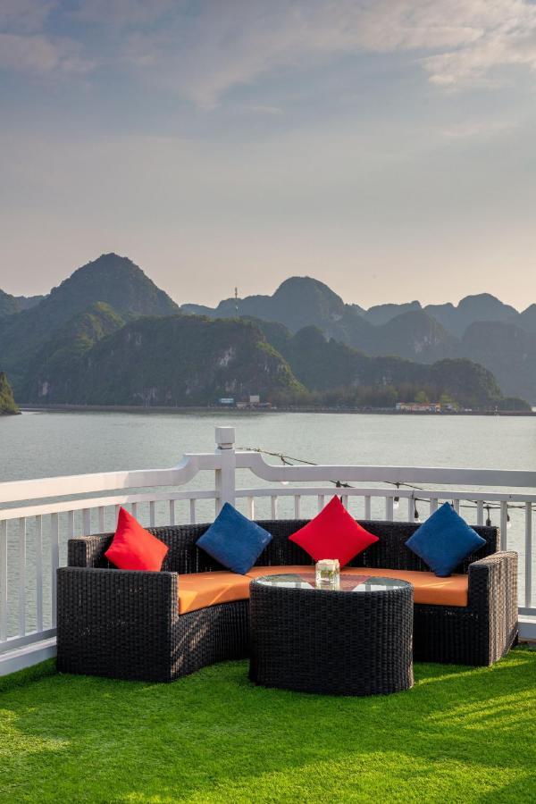 Hôtel Le Journey Luxury Cruise à Hạ Long Extérieur photo