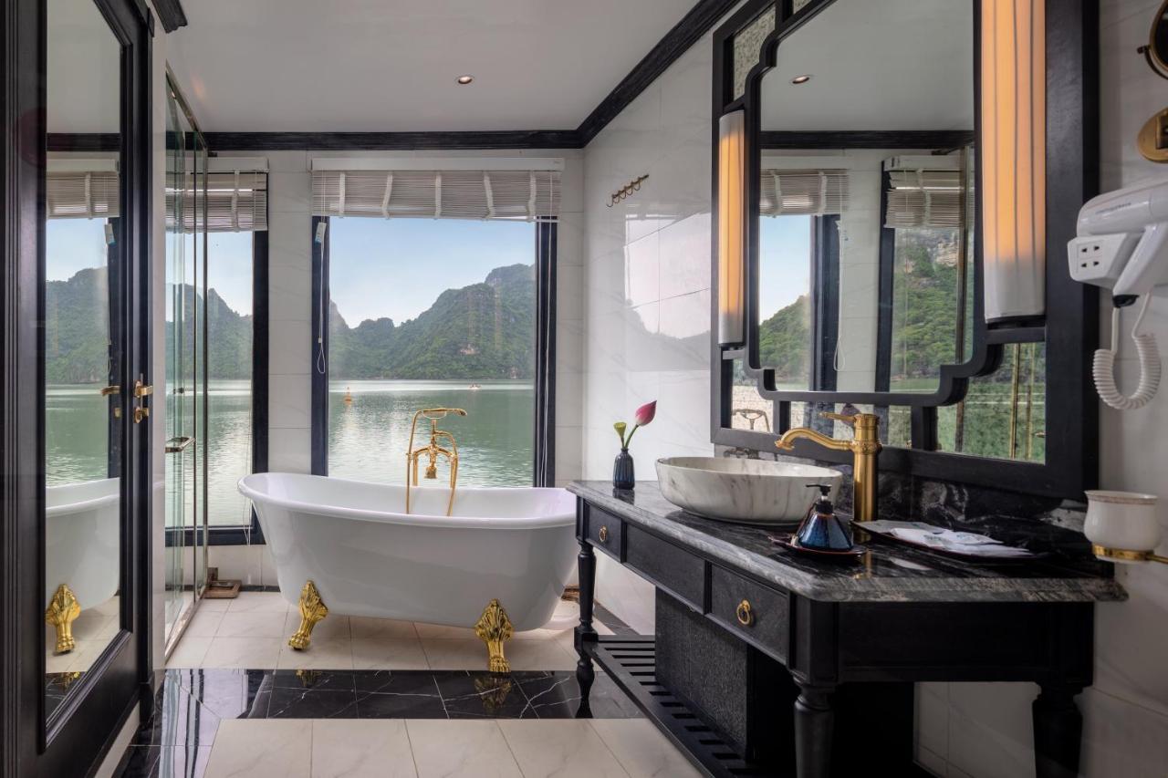 Hôtel Le Journey Luxury Cruise à Hạ Long Extérieur photo